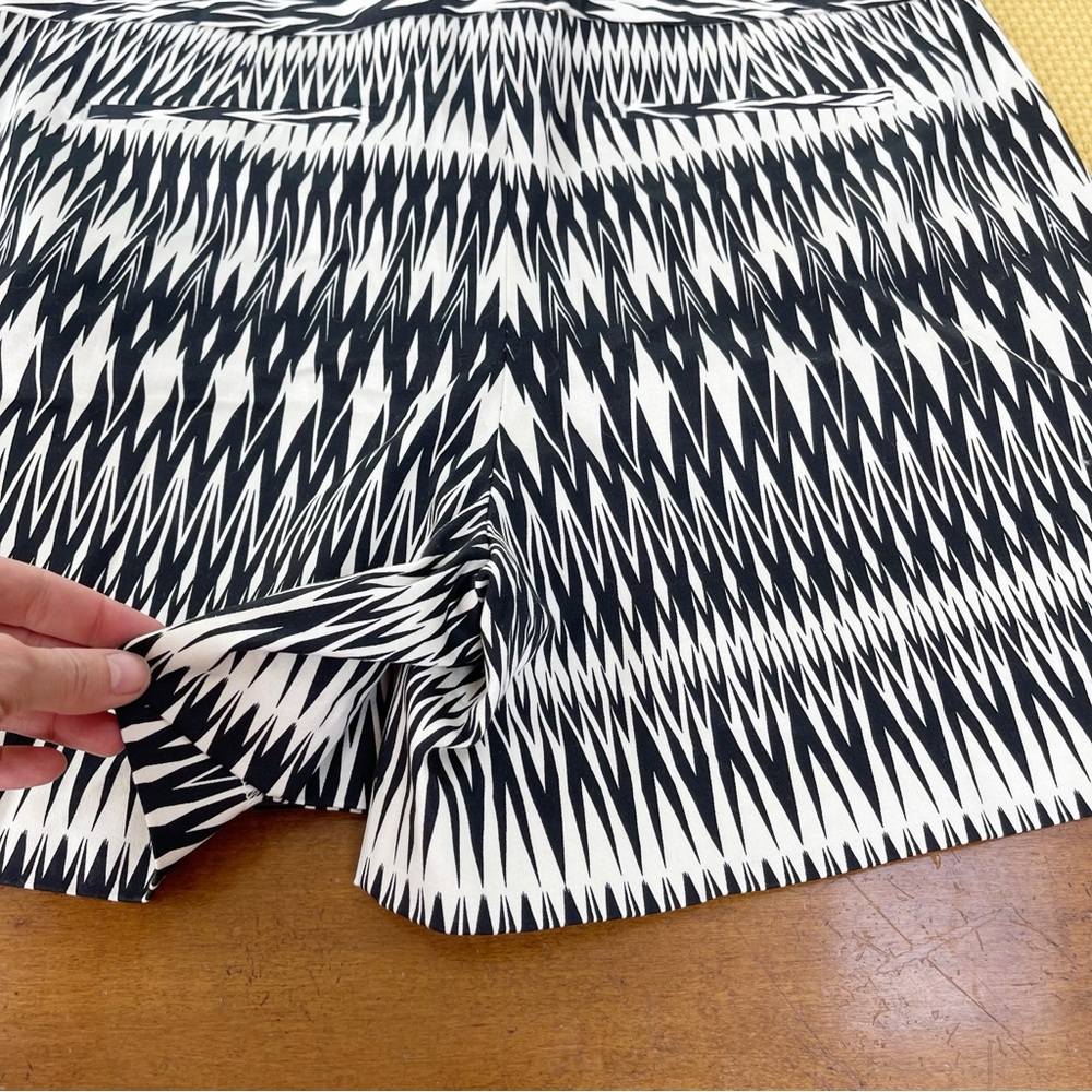 Worthington black and white geometric dress shorts - Picture 7 of 8